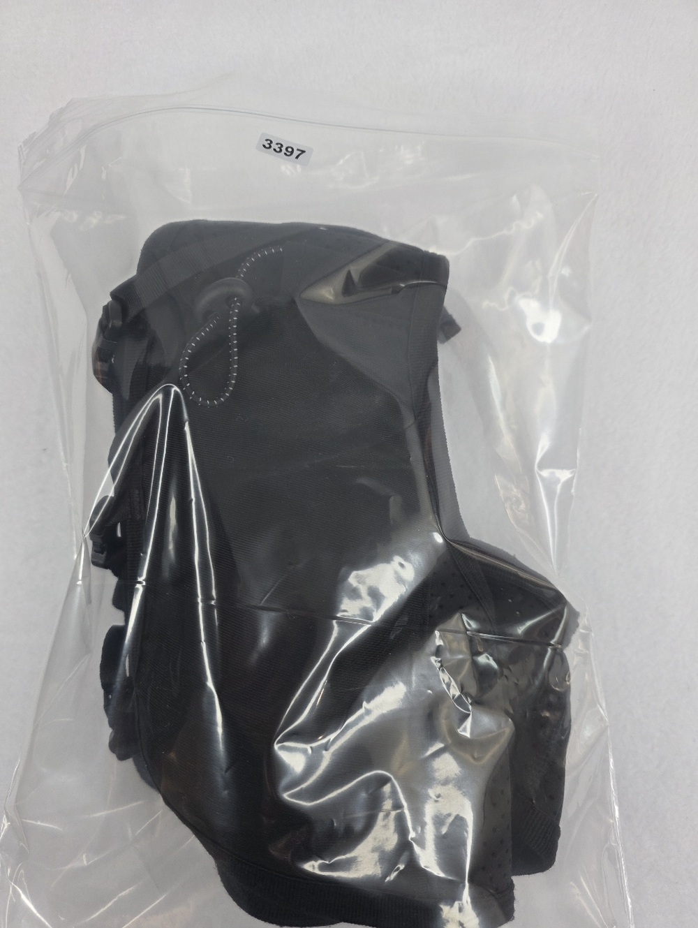 Zeludt Black Trail Running Vest with Front Pockets - Picture 7 of 7